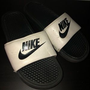 Nike slides women’s size 8